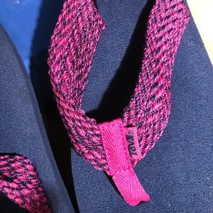 teva flipflop sandals